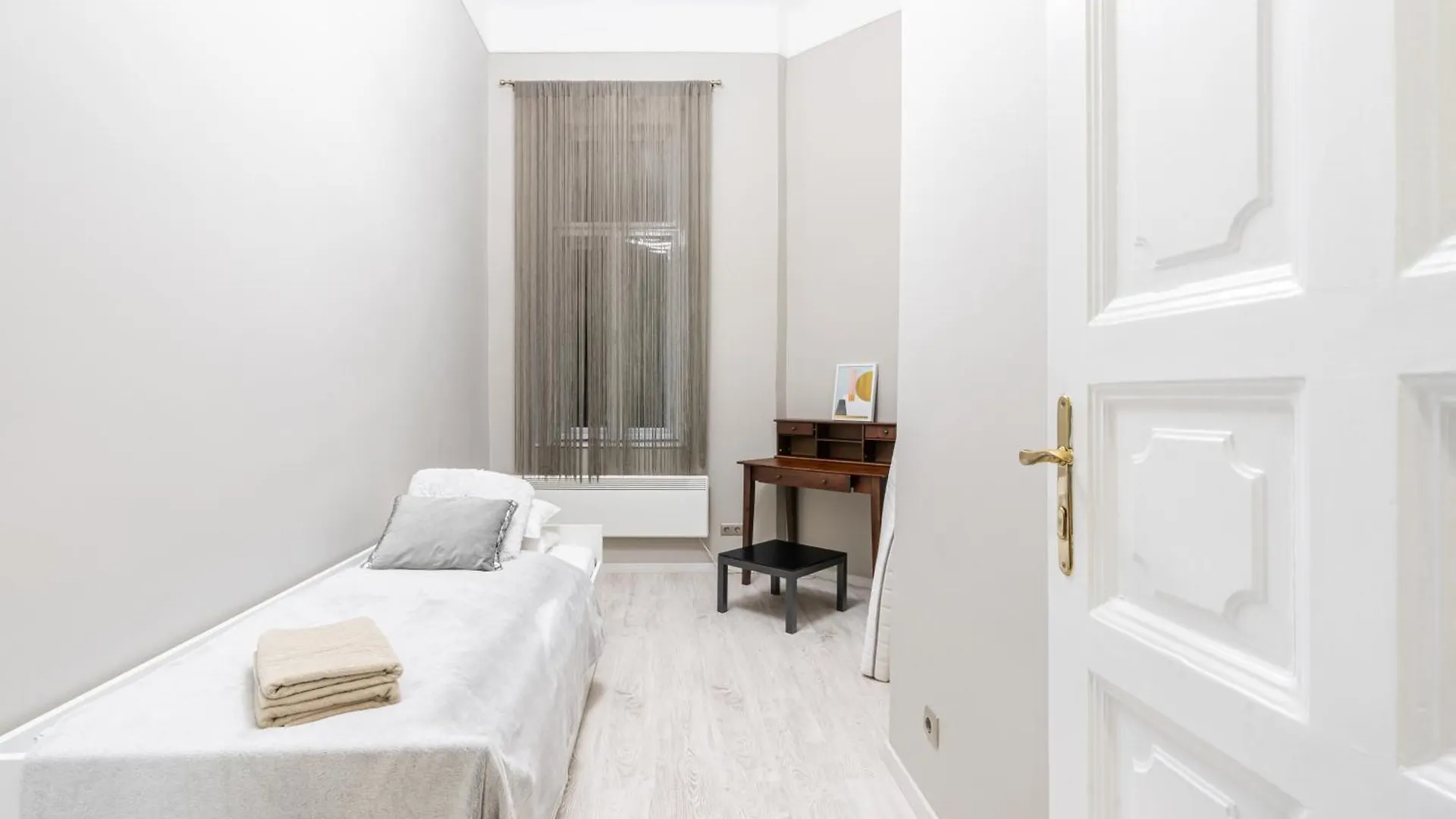 Sea Holly Apartment - With Perfect Location 2 Separate Bdrms Budapešť
