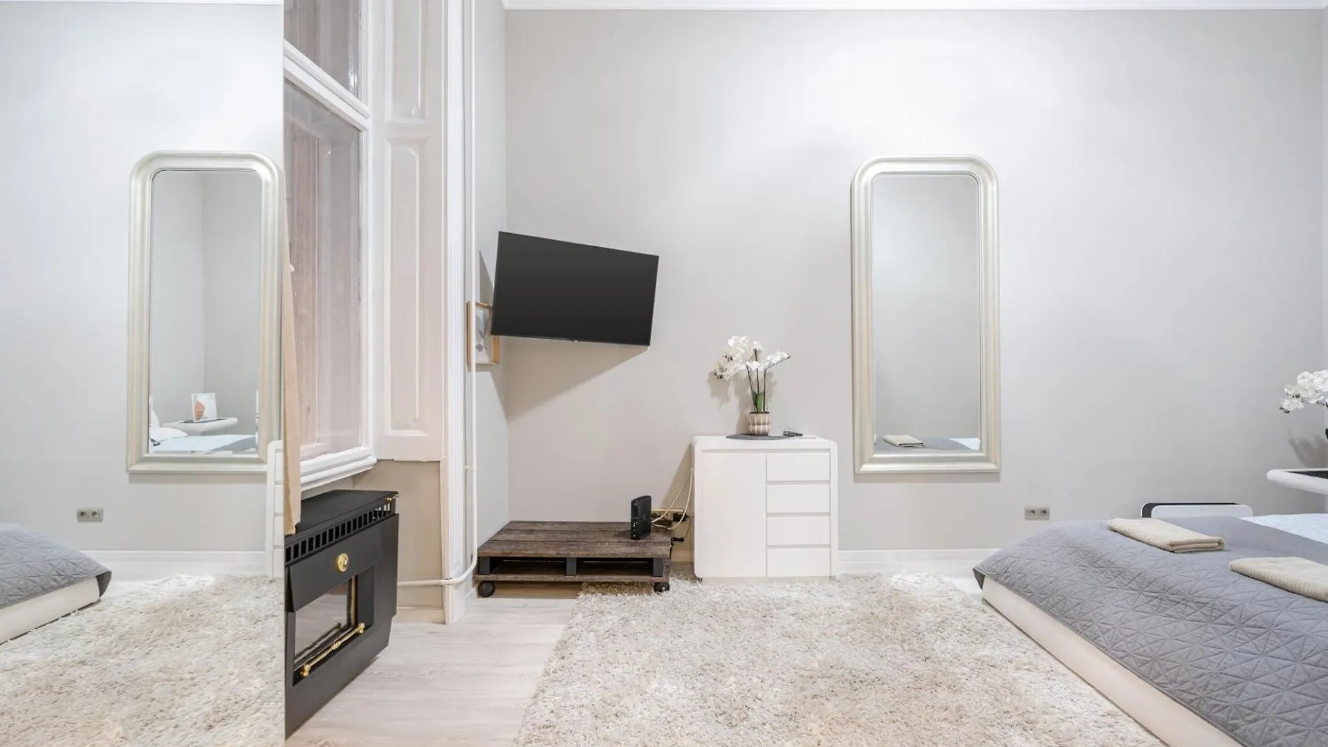 Sea Holly Apartment - With Perfect Location 2 Separate Bdrms Budapešť