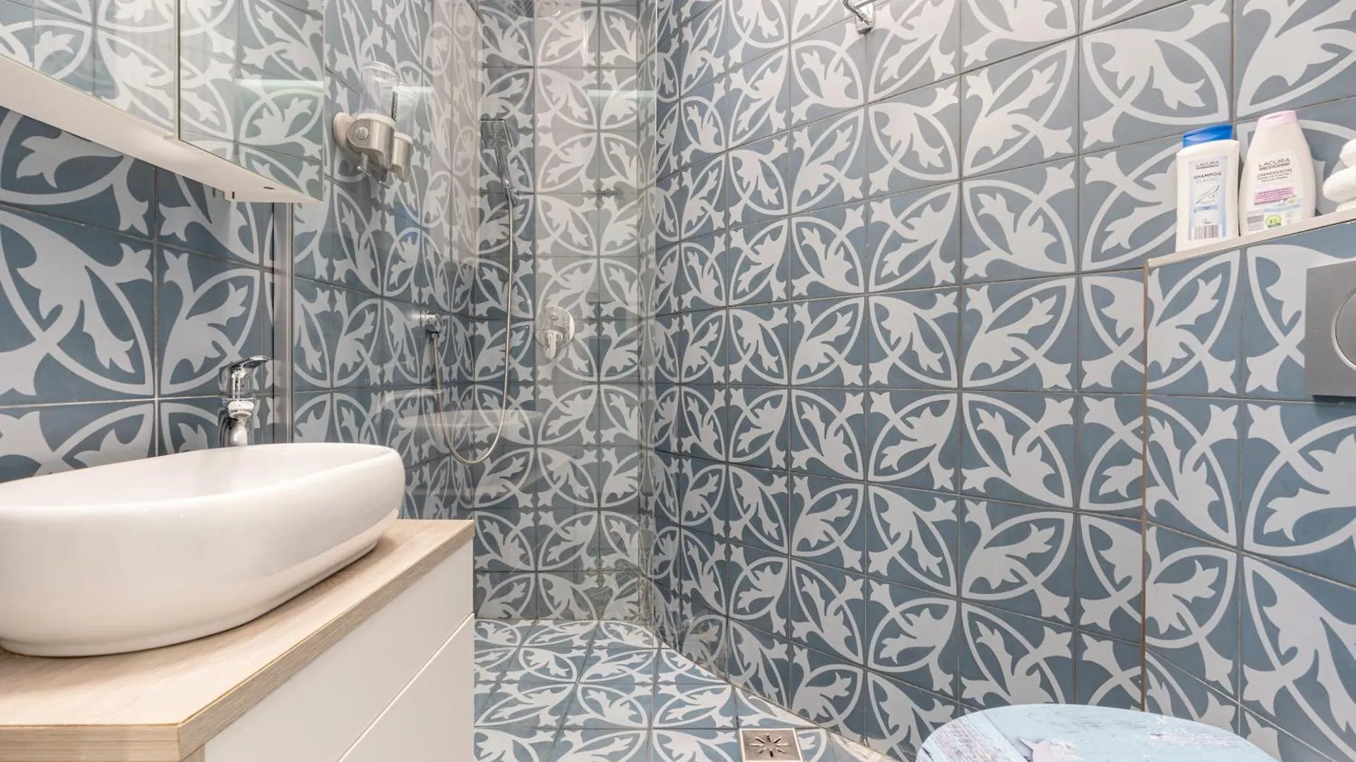 Sea Holly Apartment - With Perfect Location 2 Separate Bdrms Budapešť