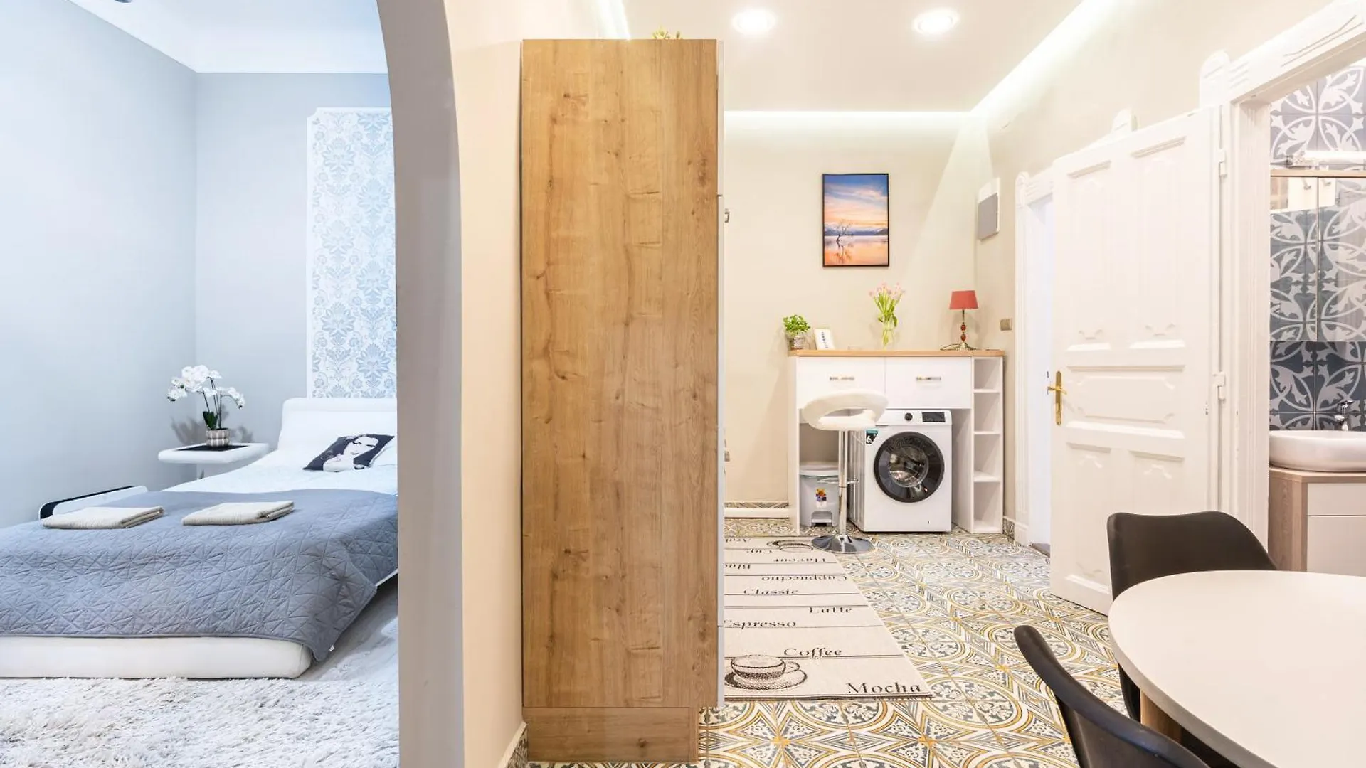 Sea Holly Apartment - With Perfect Location 2 Separate Bdrms Budapešť