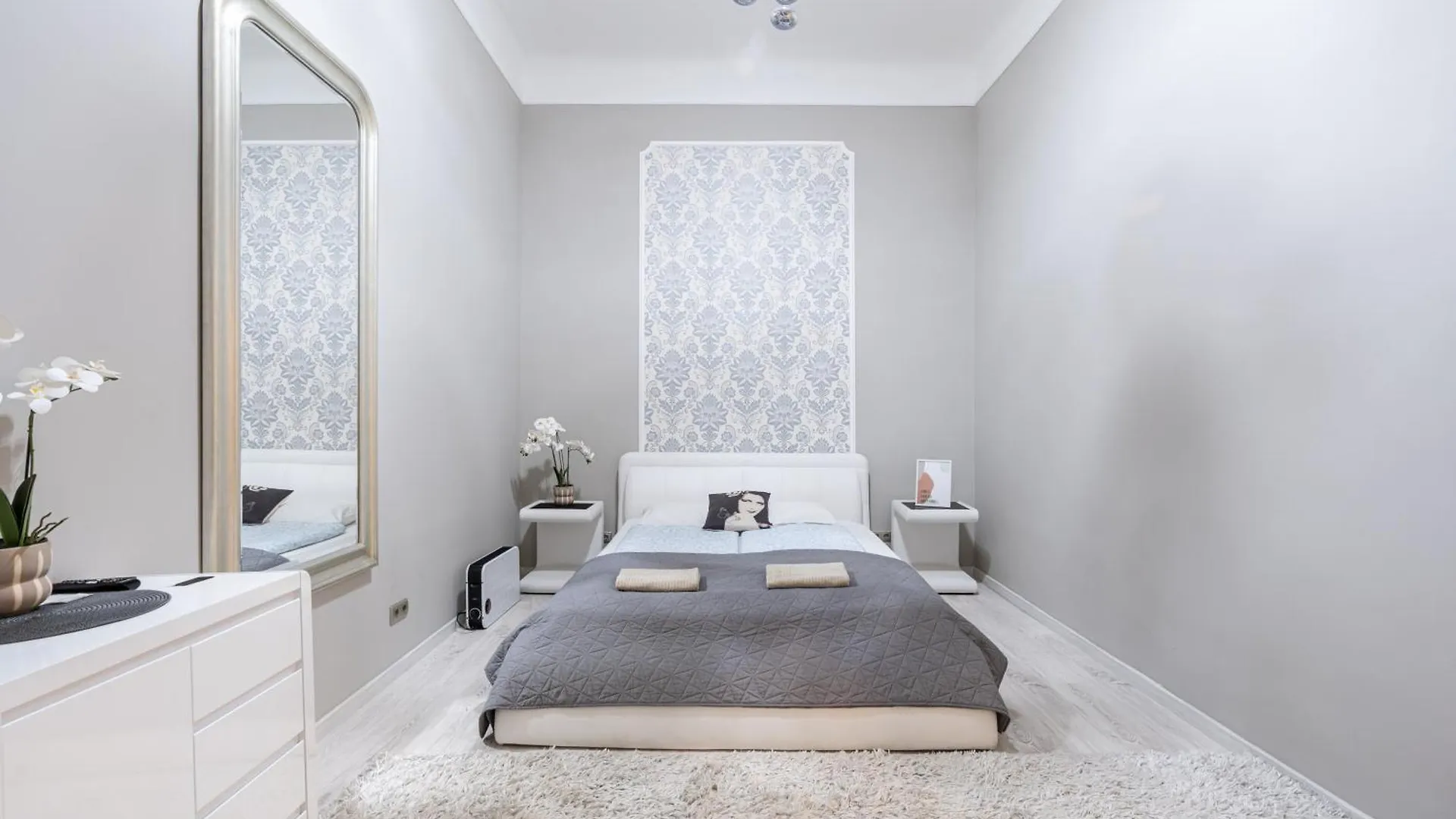 Sea Holly Apartment - With Perfect Location 2 Separate Bdrms Budapešť