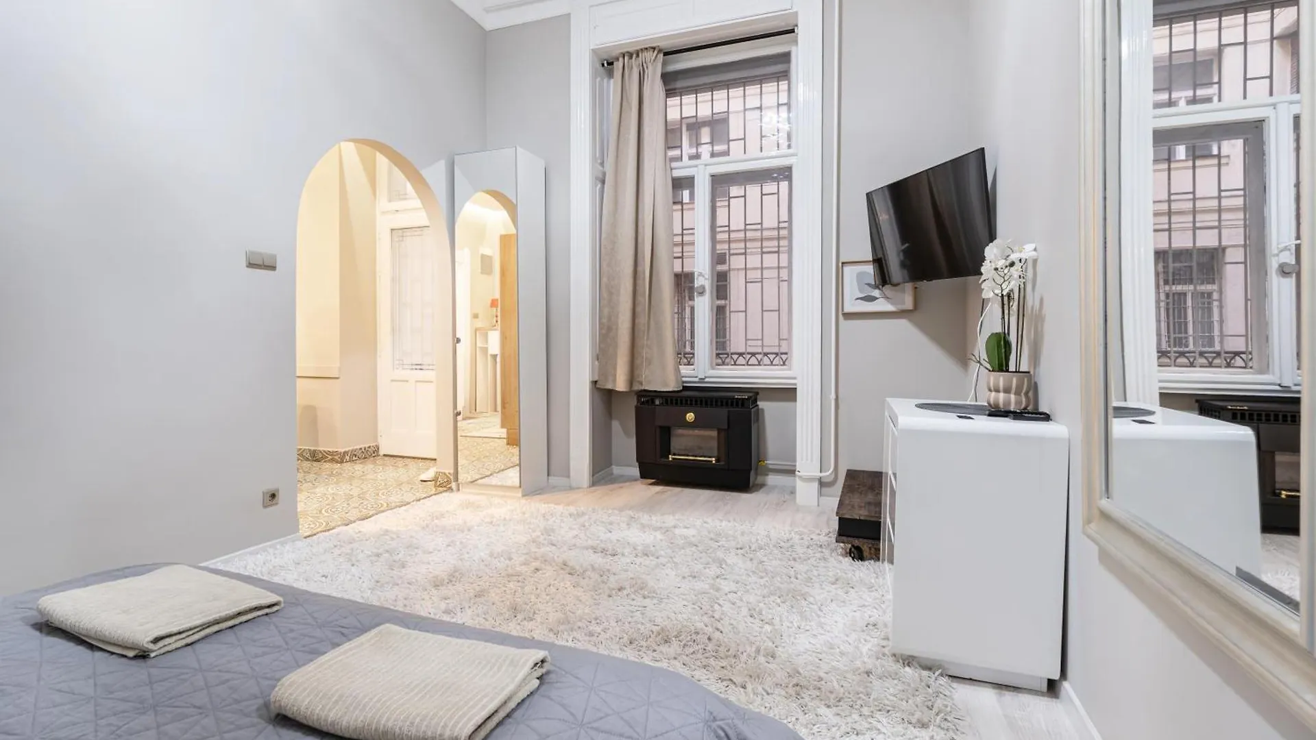 Sea Holly Apartment - With Perfect Location 2 Separate Bdrms Budapešť