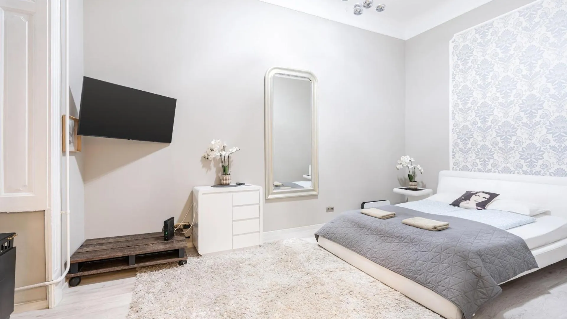 Sea Holly Apartment - With Perfect Location 2 Separate Bdrms Budapešť 0*,