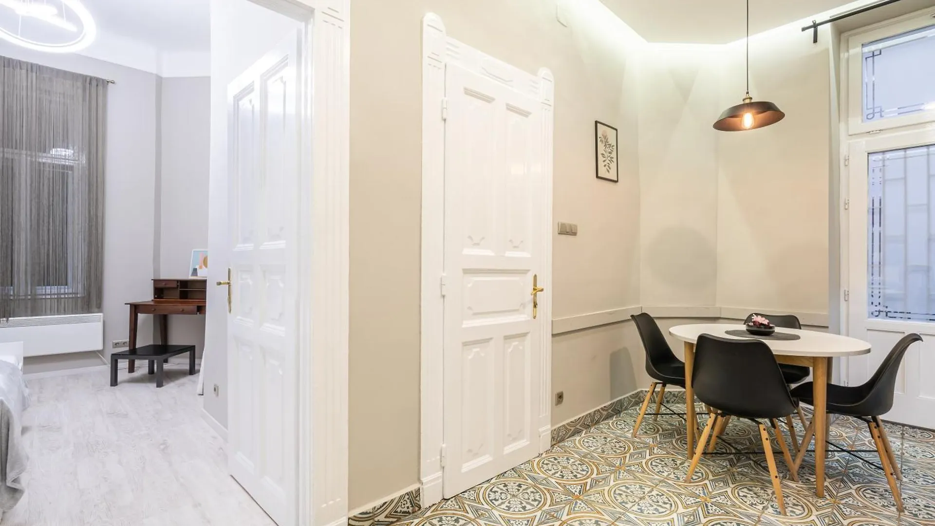 Sea Holly Apartment - With Perfect Location 2 Separate Bdrms Budapešť Maďarsko